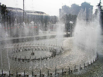 運(yùn)河廣場(chǎng)音樂(lè)噴泉